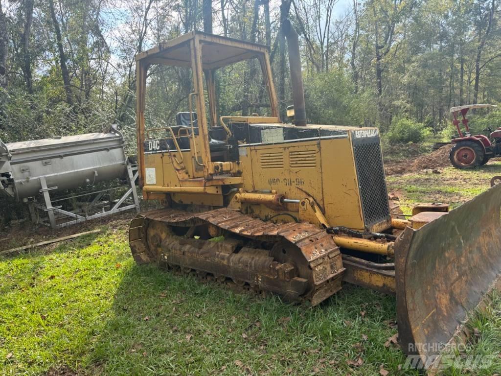 CAT D 4 C Bulldozer på larvebånd