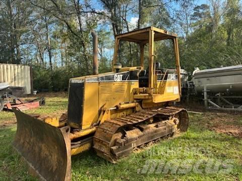 CAT D 4 C Bulldozer på larvebånd