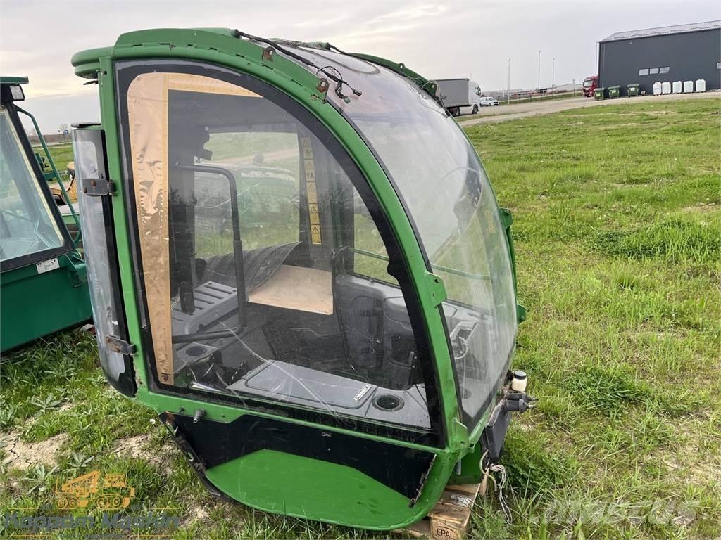 John Deere 1470E Kabiner og interiør