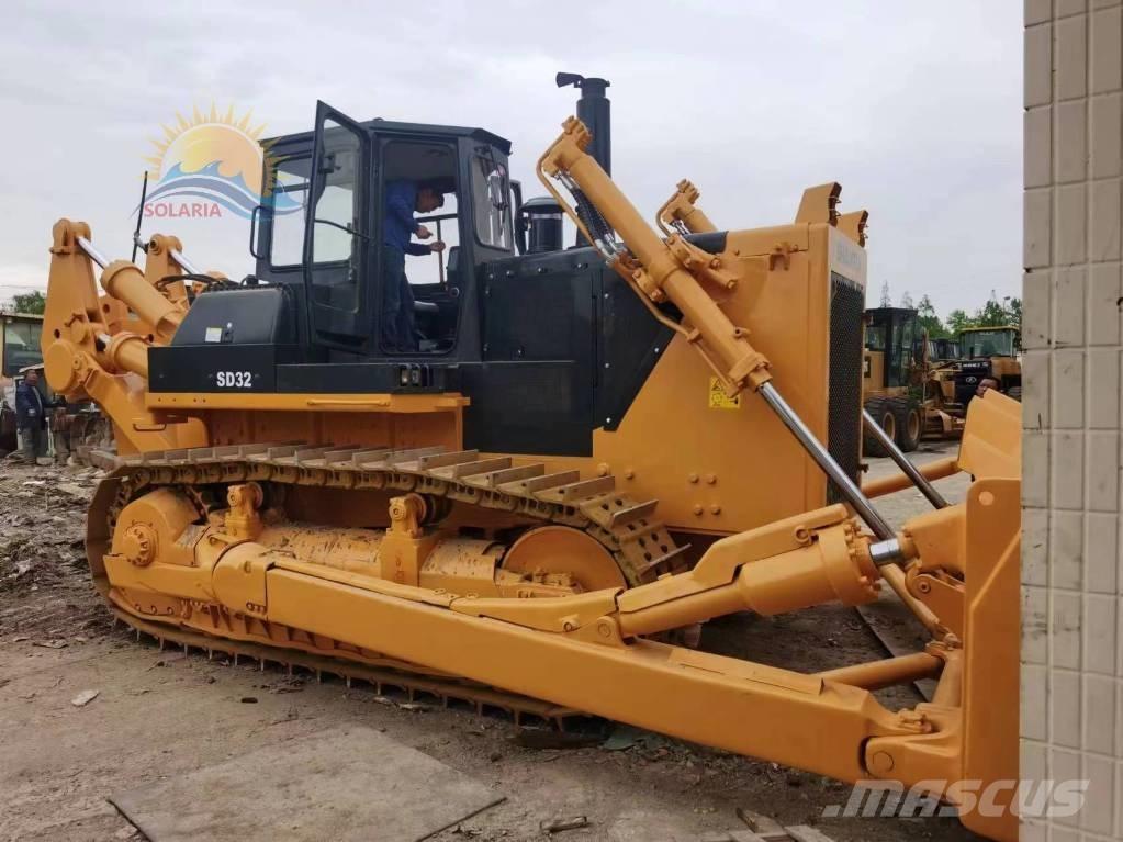 Shantui SD 32 Bulldozer på larvebånd
