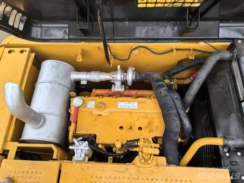 CAT 320D2 Midi-gravemaskiner 7t - 12t