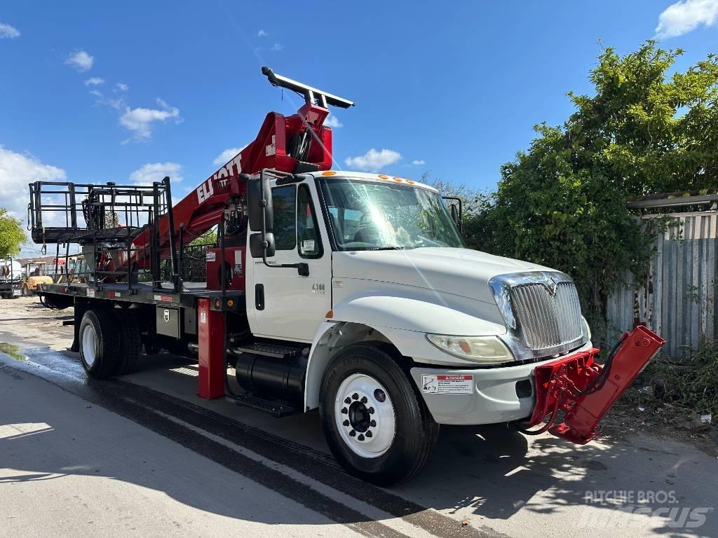 International 4300 Lastbil med lad/Flatbed
