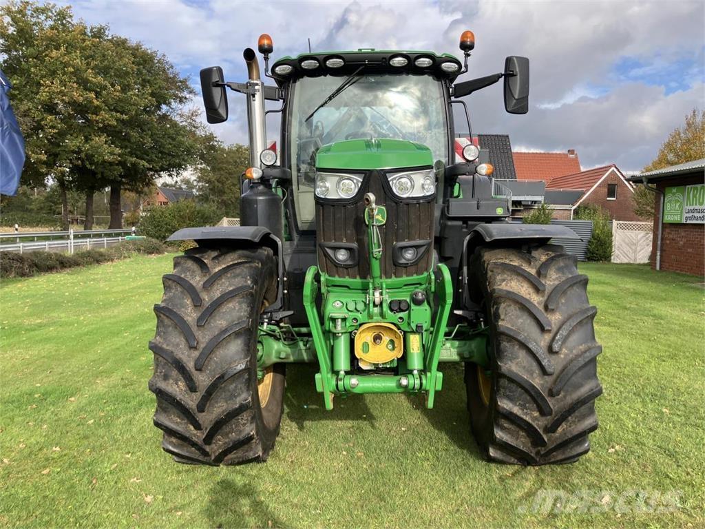 John Deere 6215R Traktorer