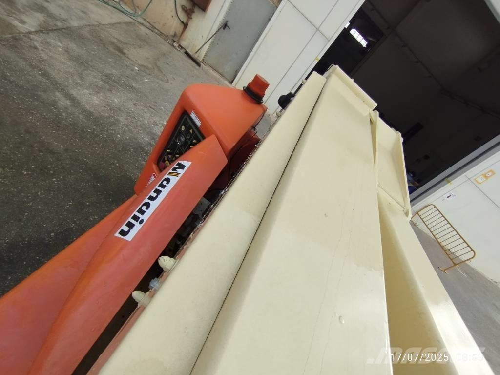 JLG E 400 AJPN Bomlifte med knækarm