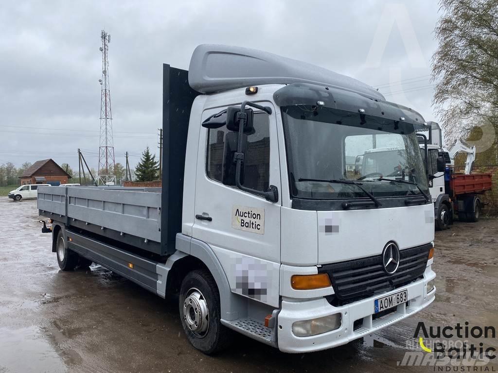 Mercedes-Benz 815 Lastbil med lad/Flatbed