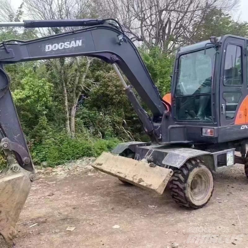 Doosan dx60w Gravemaskiner på hjul