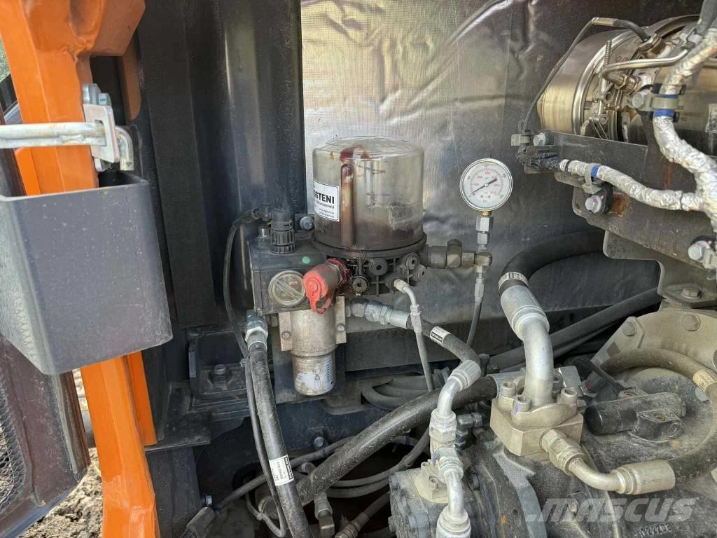 Develon DX 85 R-7 Midi-gravemaskiner 7t - 12t