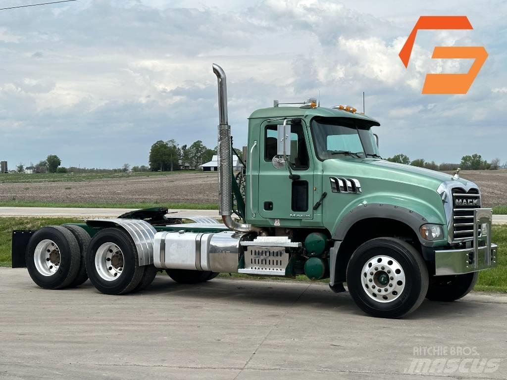 Mack GU713 Trækkere