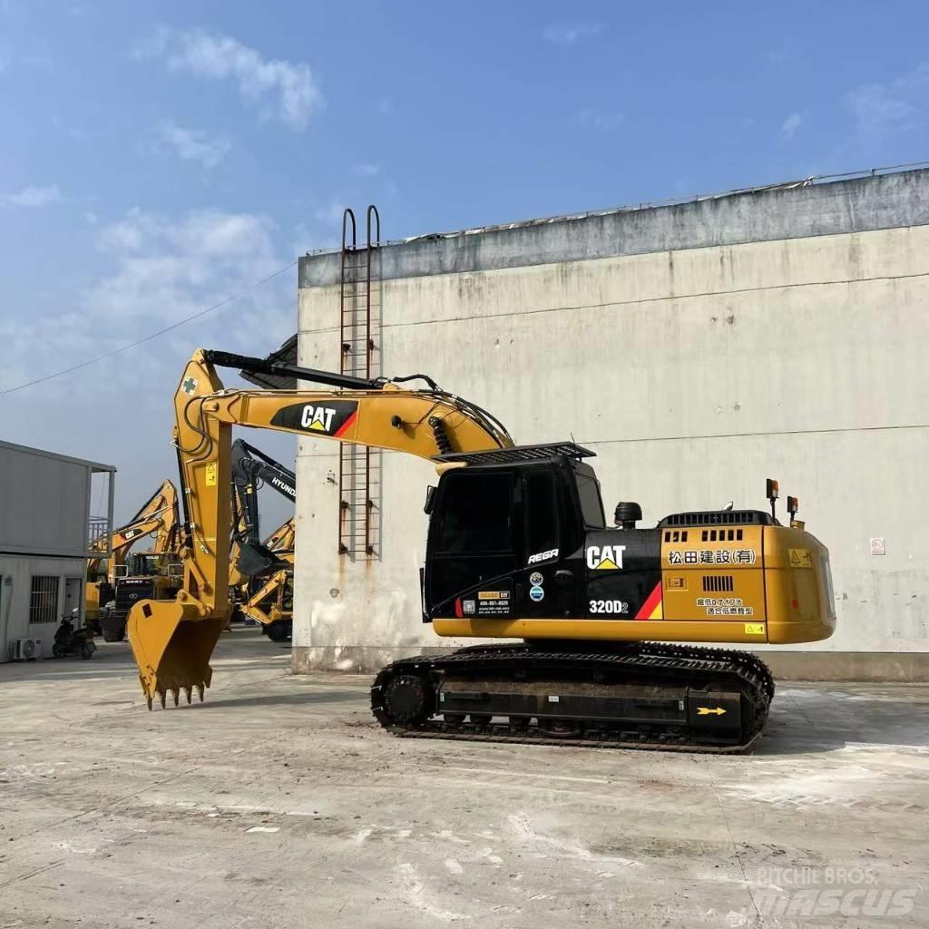 CAT 320D2 Midi-gravemaskiner 7t - 12t