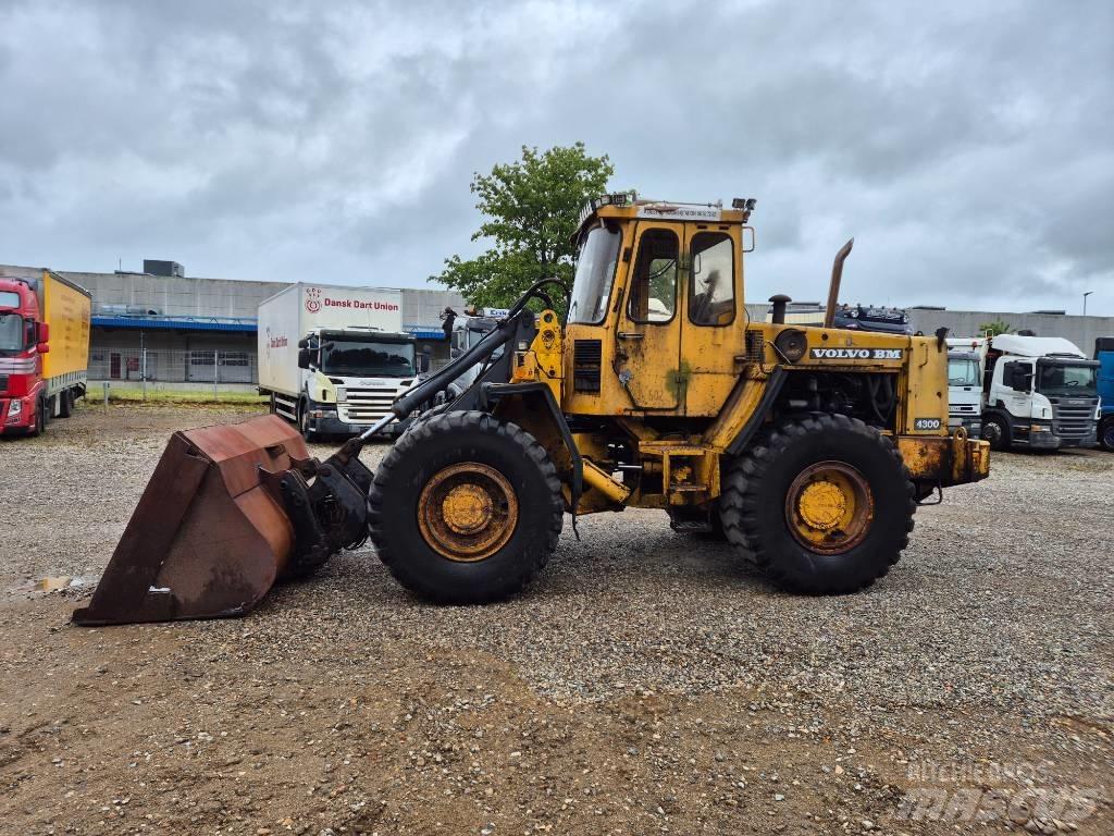 Volvo BM 4300 Læssemaskiner på hjul