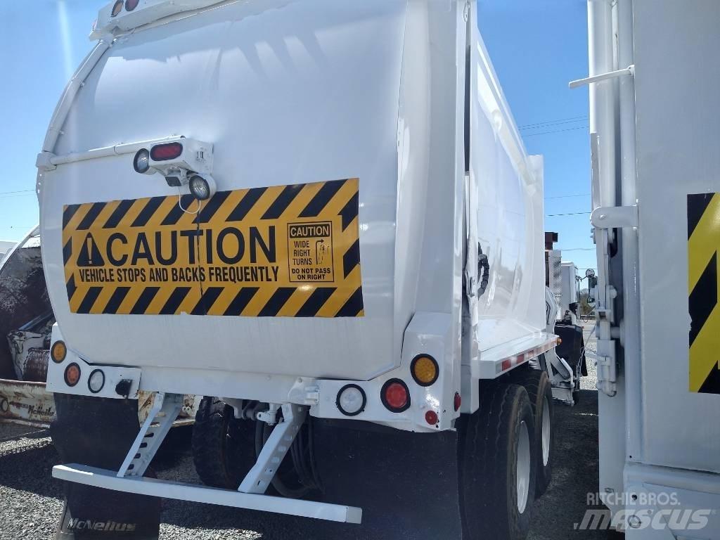 Mack LEU613 Renovationslastbiler