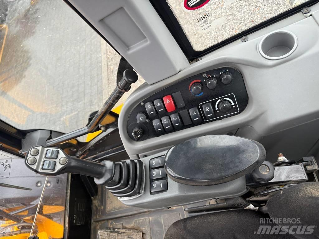JCB TM 320 Teleskoplæssere til landbrug
