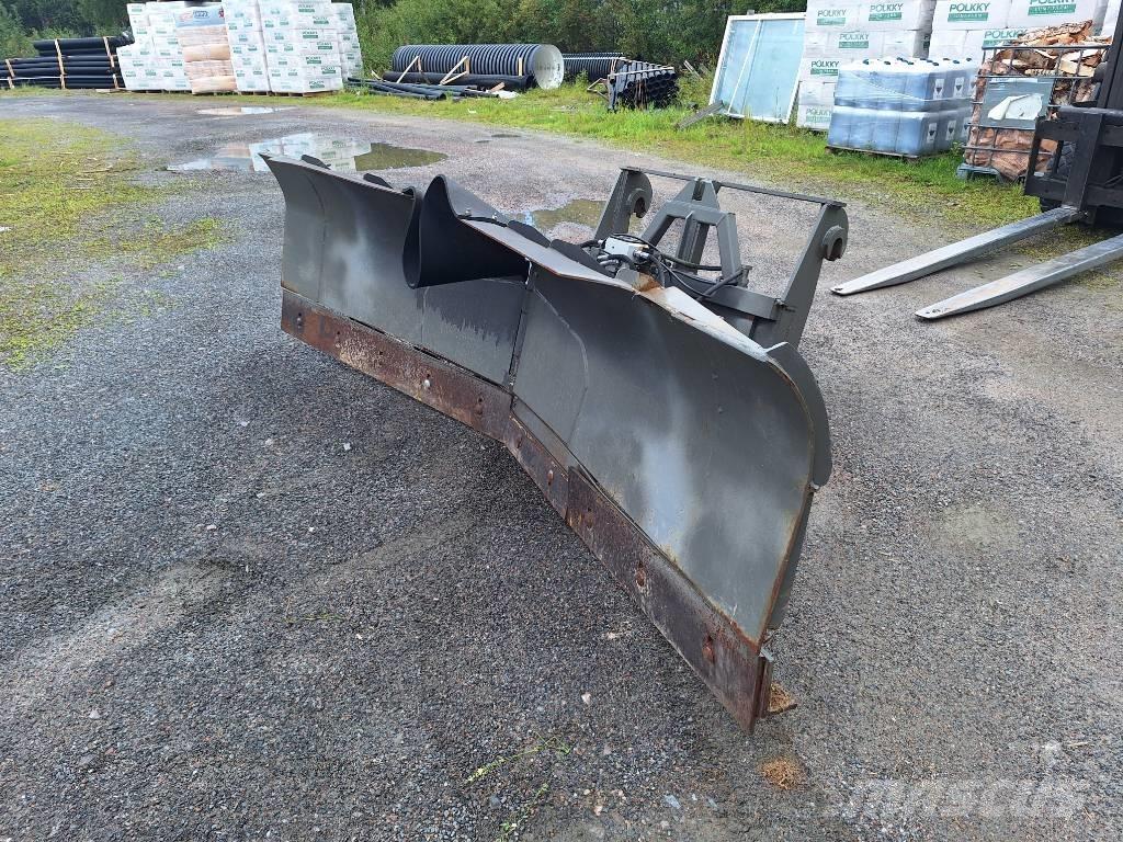  Uni-Vag 240 Sneskovle og -plove