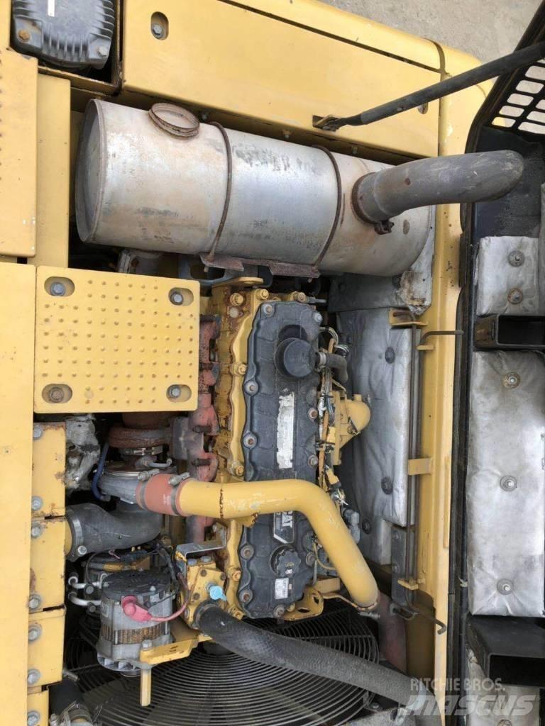 CAT 329 Gravemaskiner på larvebånd