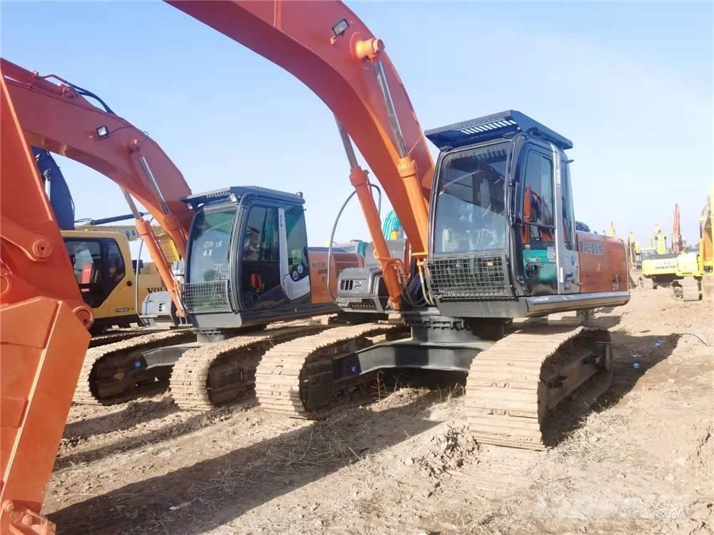 Hitachi ZX210 Gravemaskiner på larvebånd