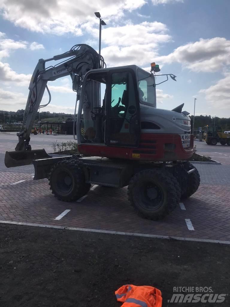 Takeuchi TB295W Gravemaskiner på hjul