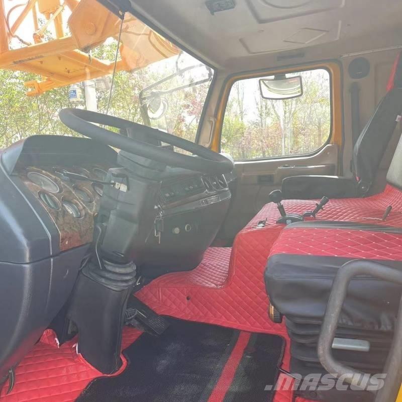 XCMG QY 100 K Kraner til alt terræn