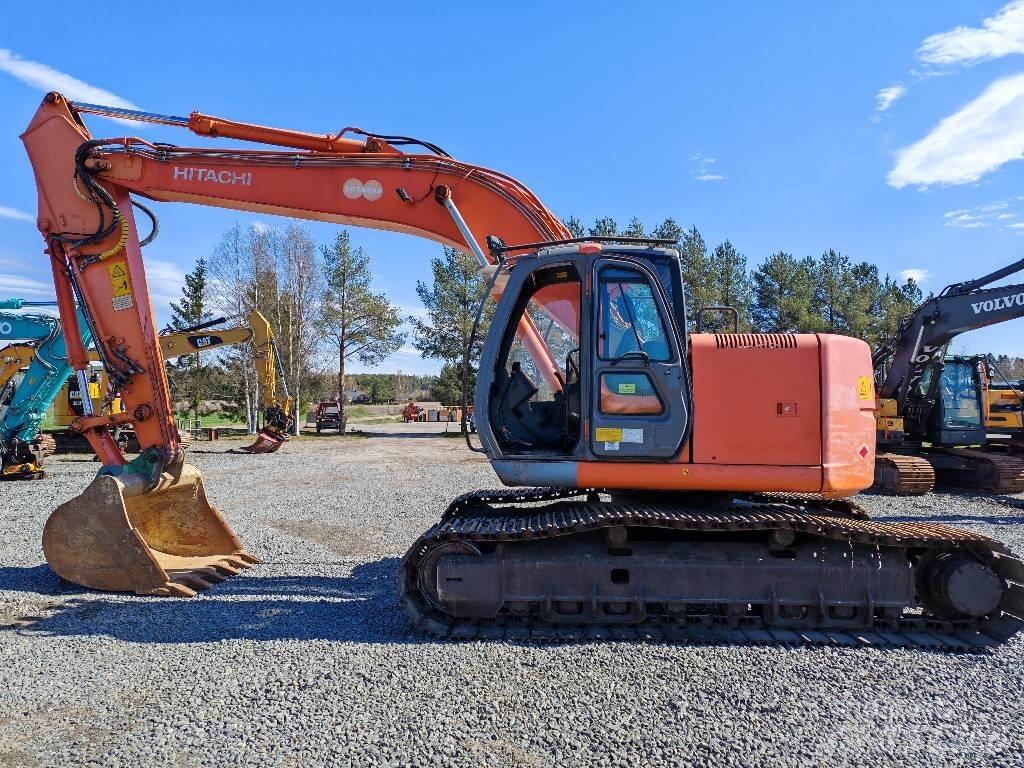 Hitachi ZX 225 US Gravemaskiner på larvebånd