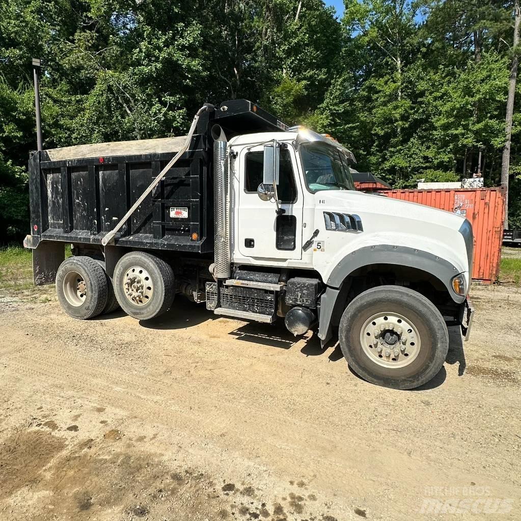 Mack GR 42 F9 Lastbiler med tip