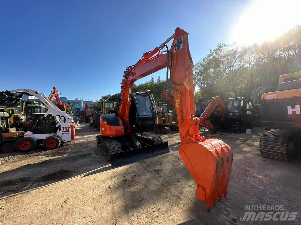 Hitachi ZX 75 Midi-gravemaskiner 7t - 12t