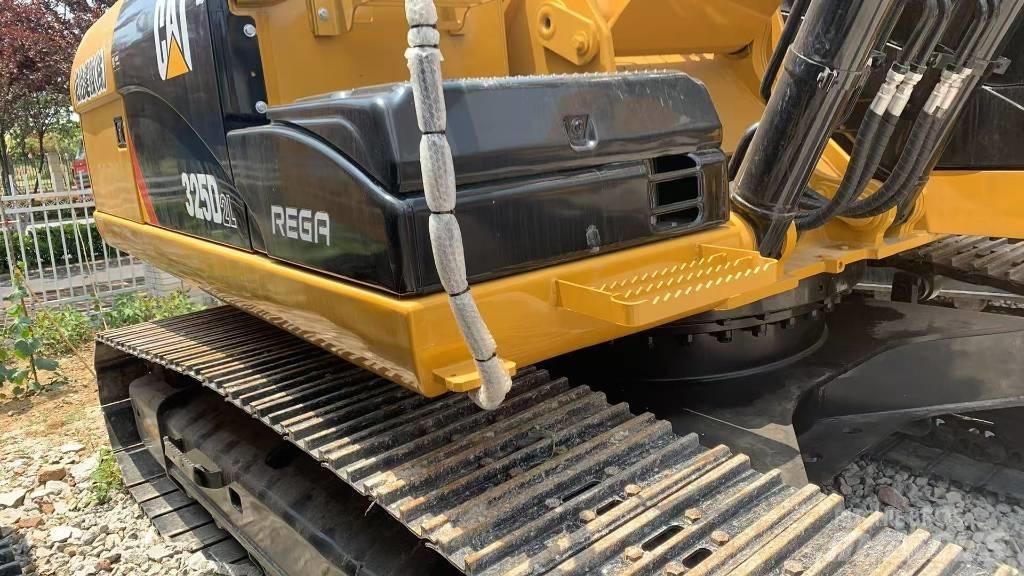 CAT 325 D Gravemaskiner på larvebånd