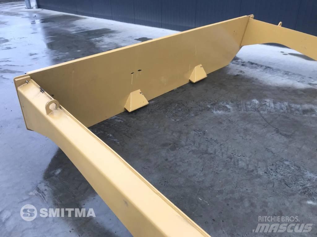 CAT 735B Bagklapper