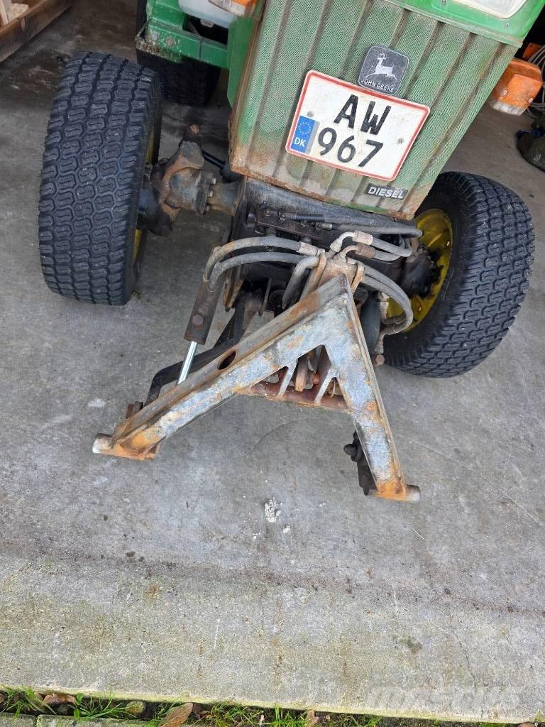 John Deere 855 Kompakte traktorer