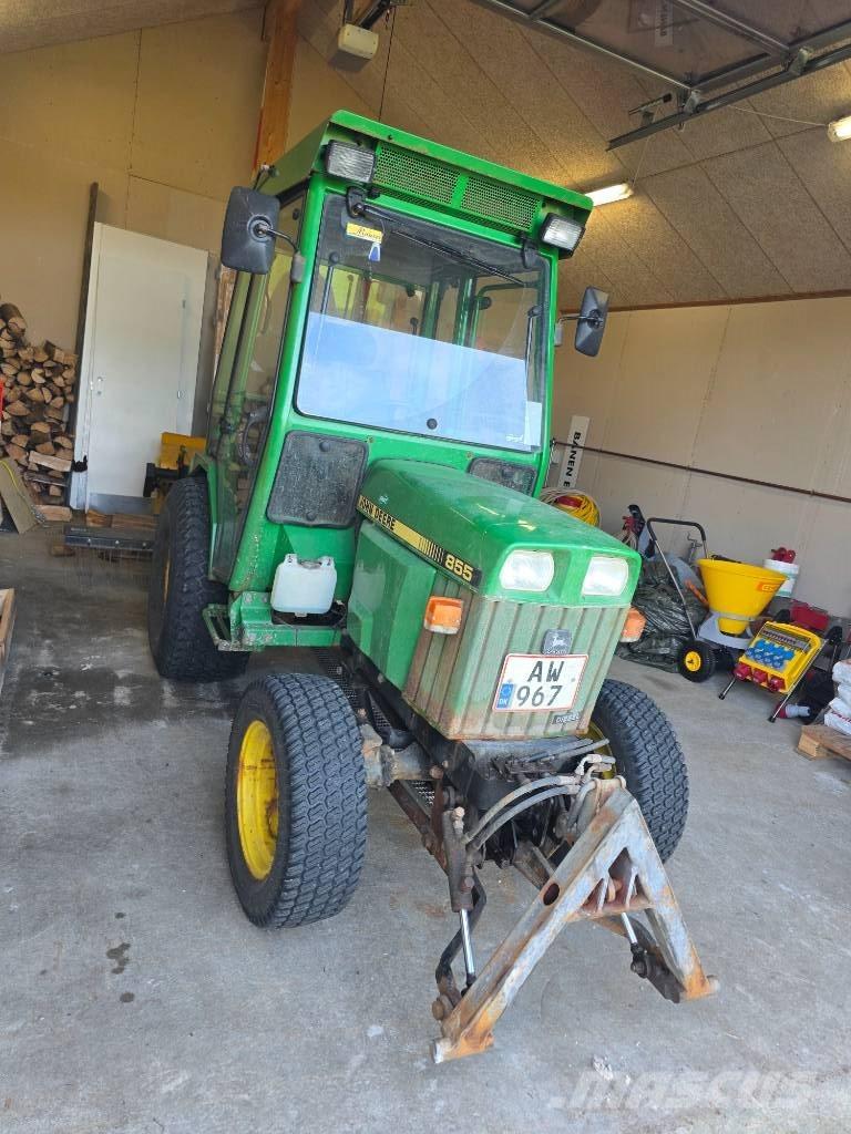 John Deere 855 Kompakte traktorer
