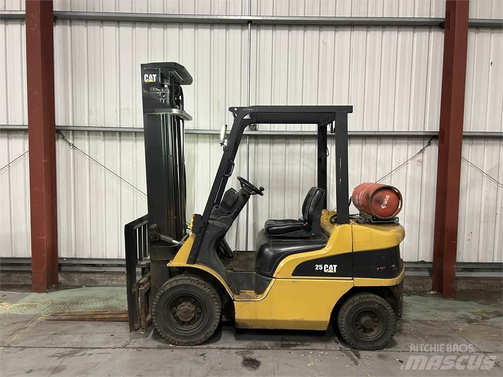 CAT GP25NT LPG gaffeltrucks