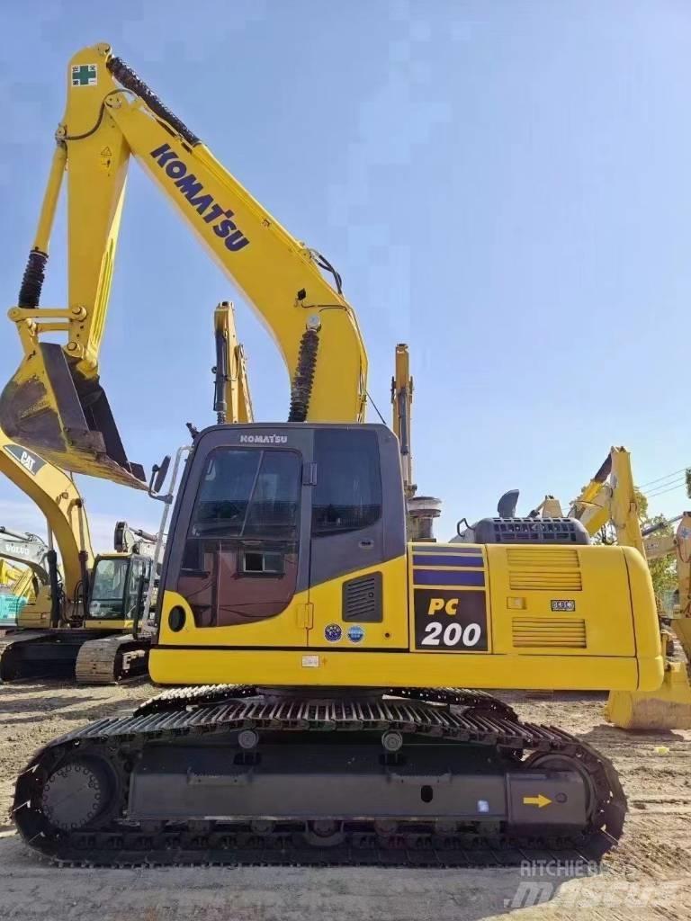 Komatsu PC 200-8 Gravemaskiner på larvebånd