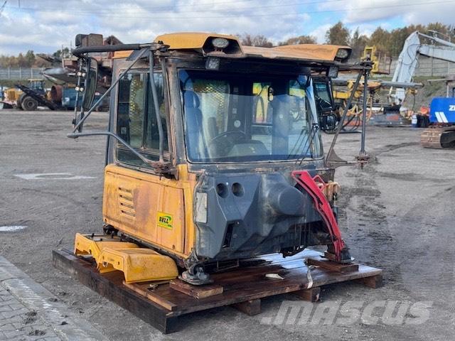 Bell B 50 D USED CAB Kabiner og interiør