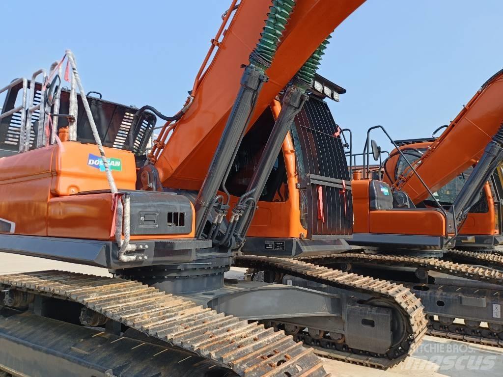 Doosan DX300-9 Gravemaskiner på larvebånd