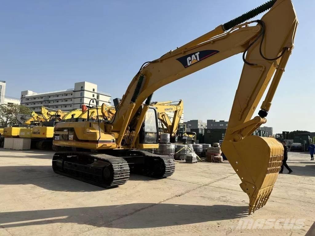 CAT 325 B L Gravemaskiner på larvebånd