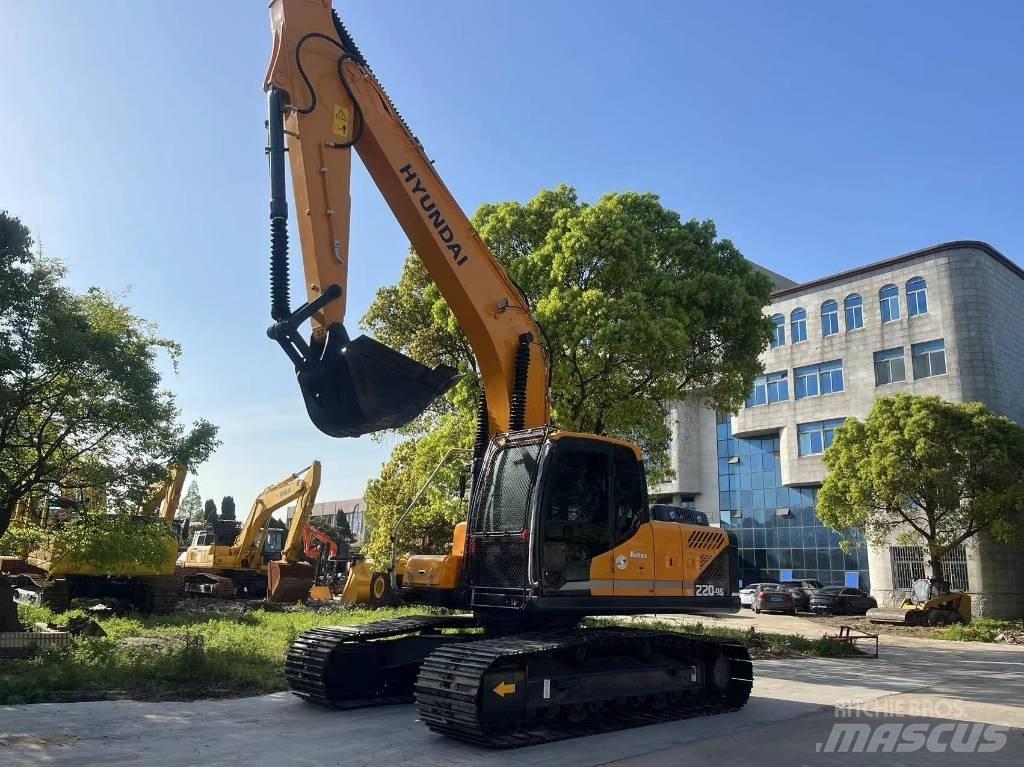 Hyundai R220-9S Gravemaskiner på hjul