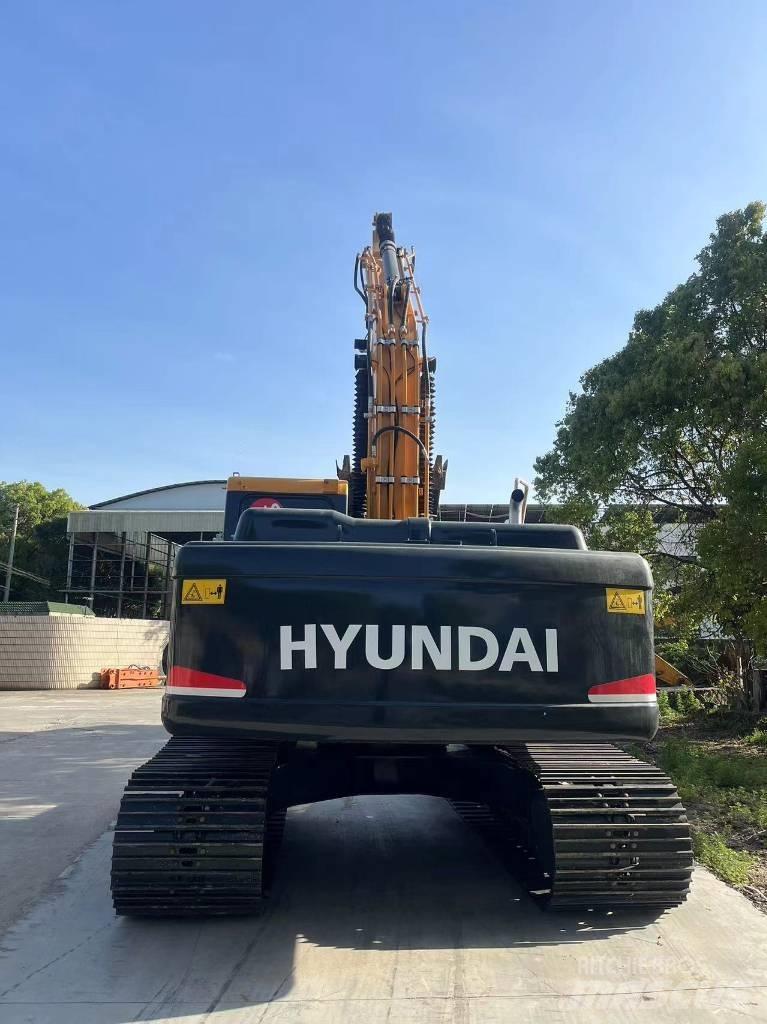 Hyundai R220-9S Gravemaskiner på hjul