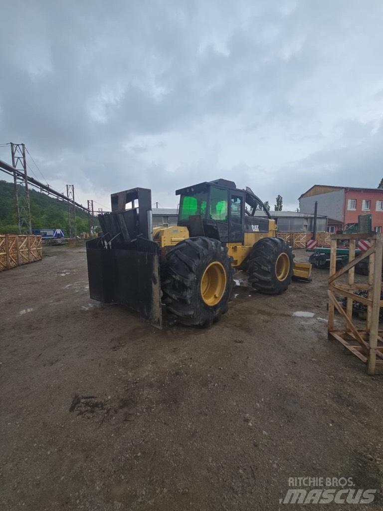 CAT 525 C Udslæbningstraktorer