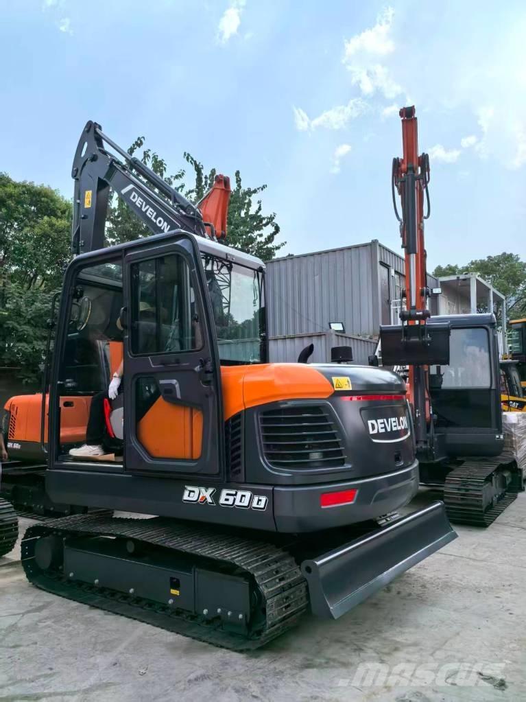 Develon DX 60 D Gravemaskiner på larvebånd