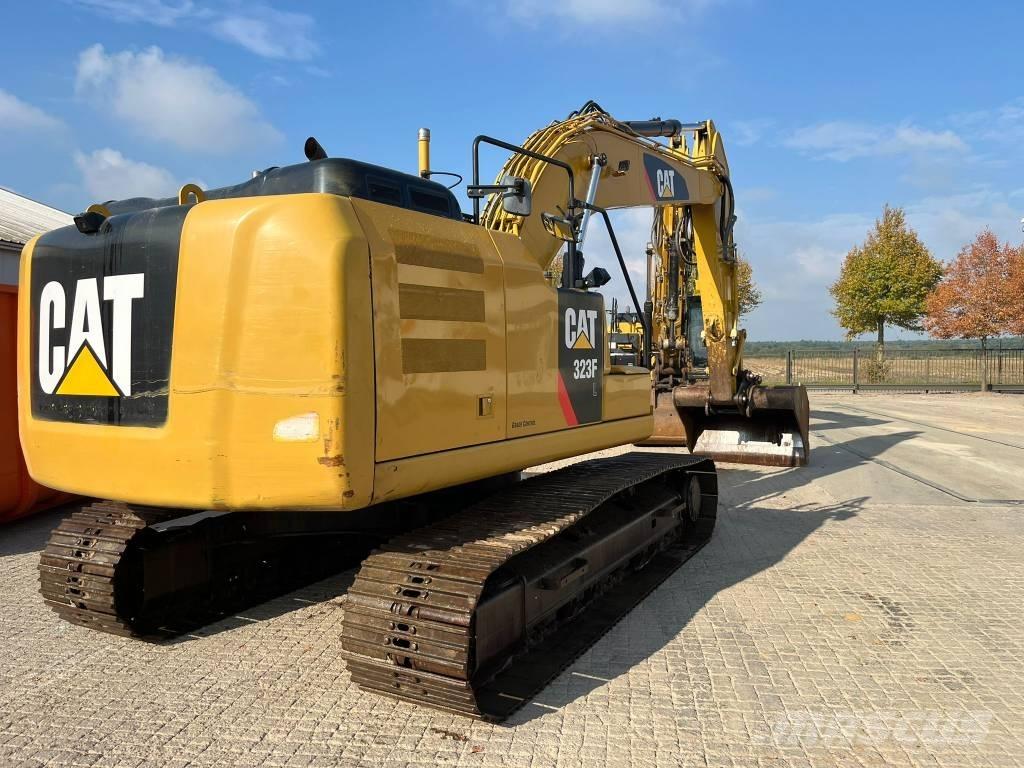 CAT 323 F L Gravemaskiner på larvebånd