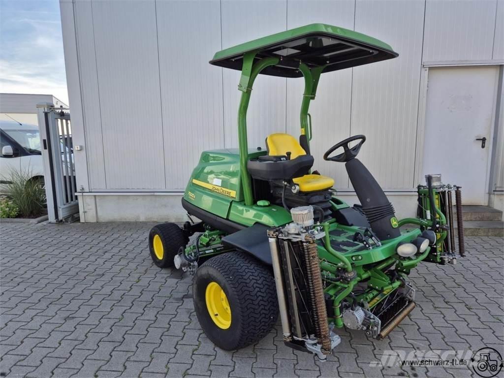 John Deere 7500A Golf vogne