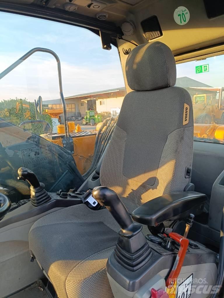 Volvo EW 140 C Gravemaskiner på hjul