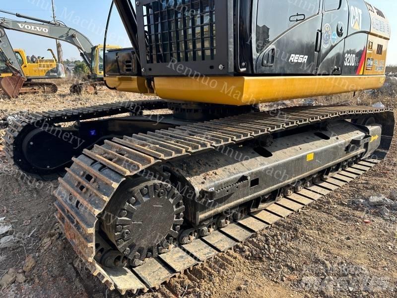 CAT 320D2 Gravemaskiner på larvebånd