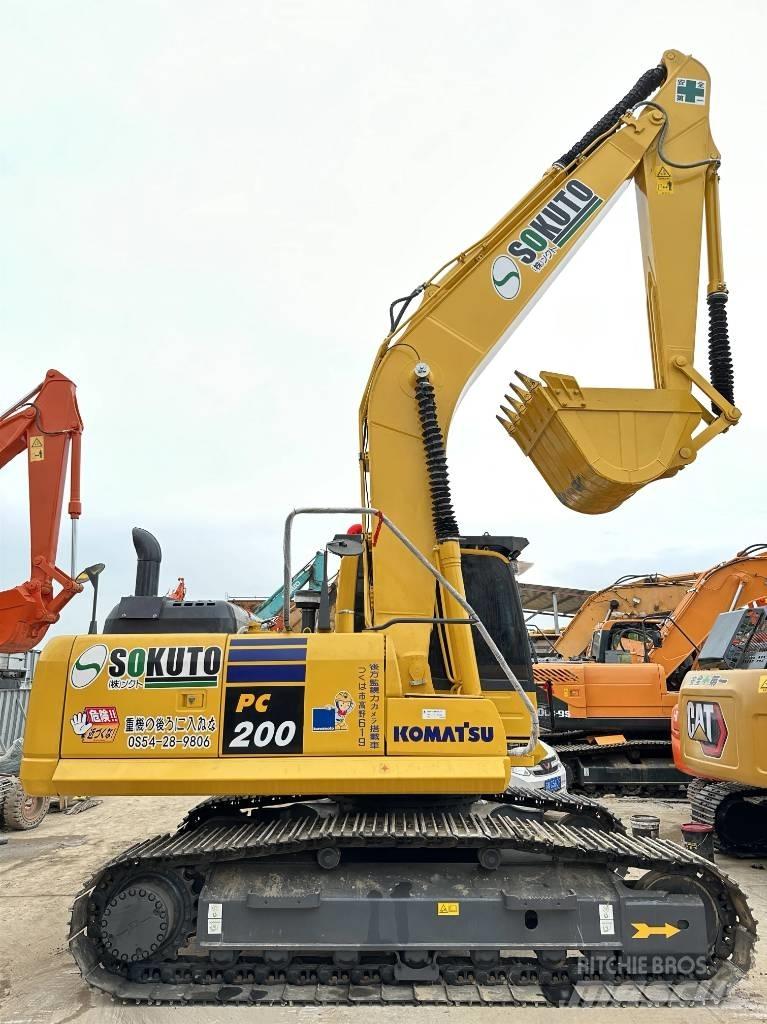 Komatsu PC200-8 Gravemaskiner på larvebånd