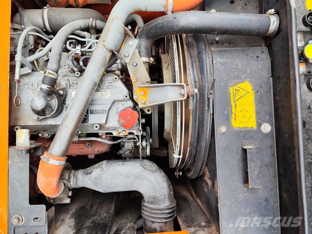 Hitachi ZX 210 W-3 Gravemaskiner på hjul