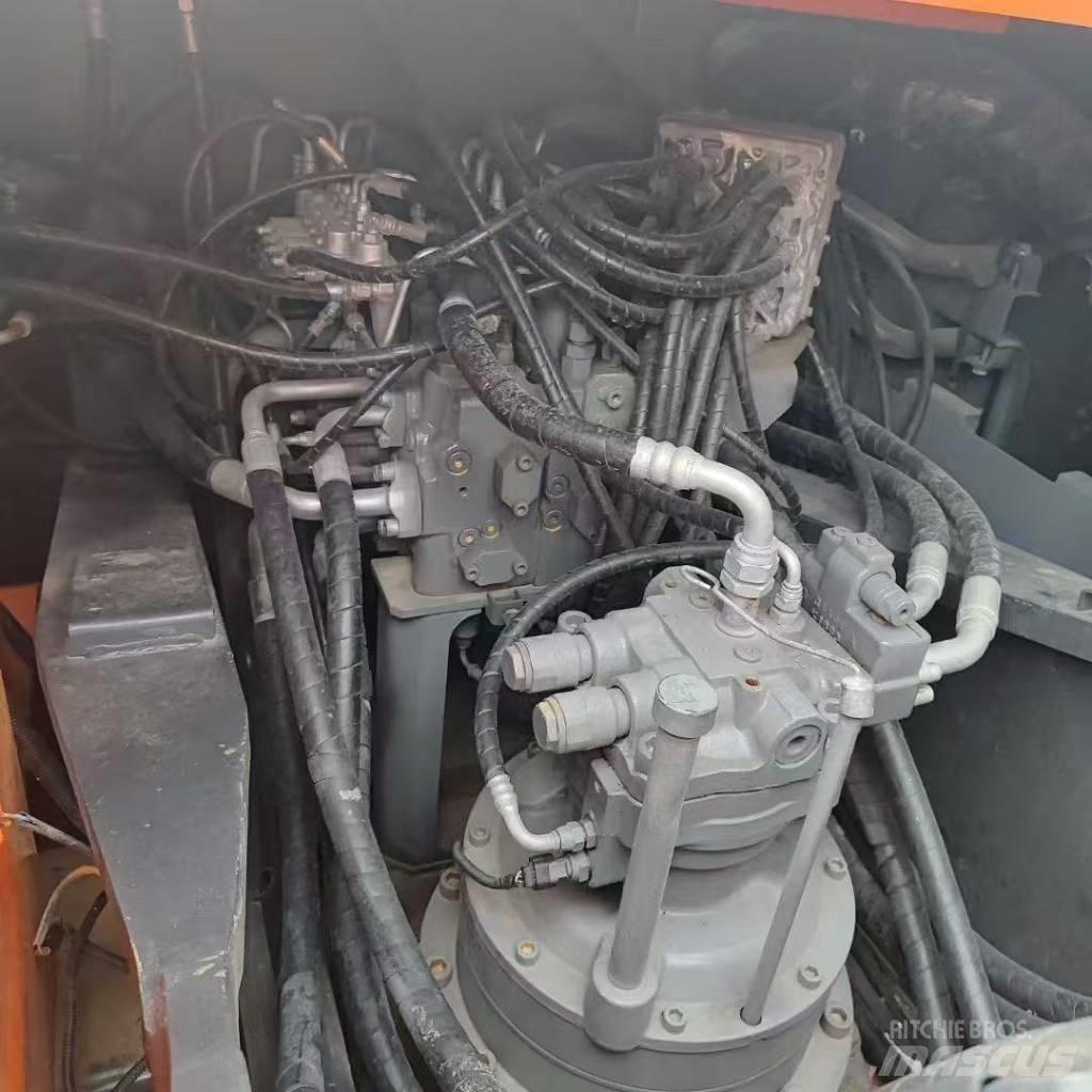 Hitachi 240-3 Gravemaskiner på larvebånd