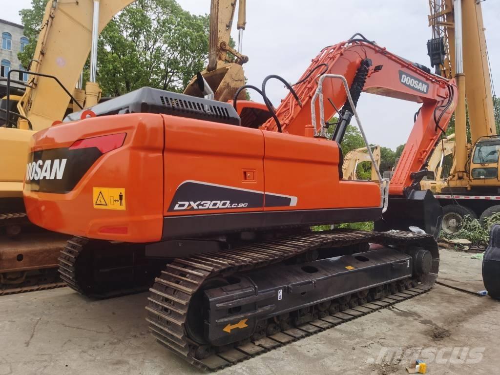 Doosan DX 300 LC Gravemaskiner på larvebånd