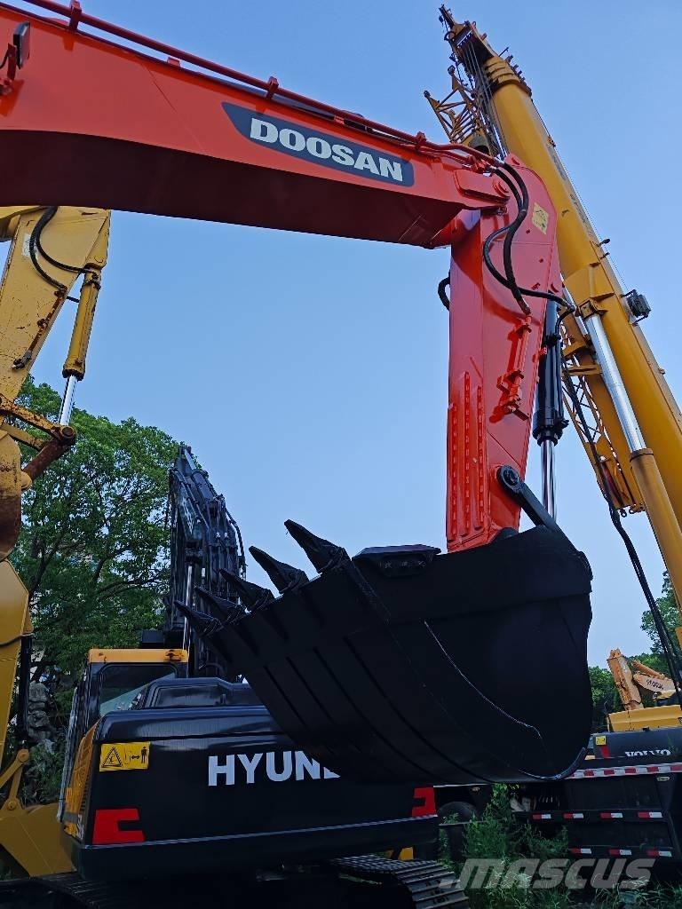 Doosan DX 300 LC Gravemaskiner på larvebånd