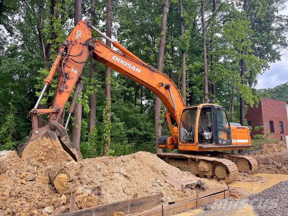 Doosan DX 255 LC Gravemaskiner på larvebånd