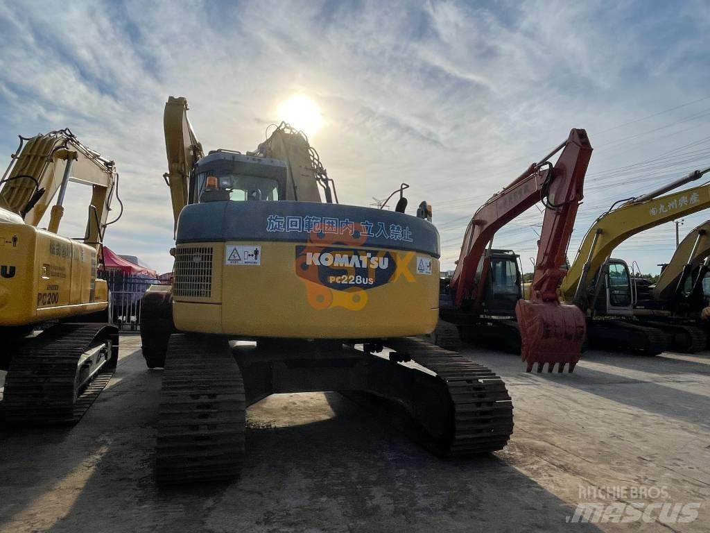 Komatsu PC 228 US Gravemaskiner på larvebånd