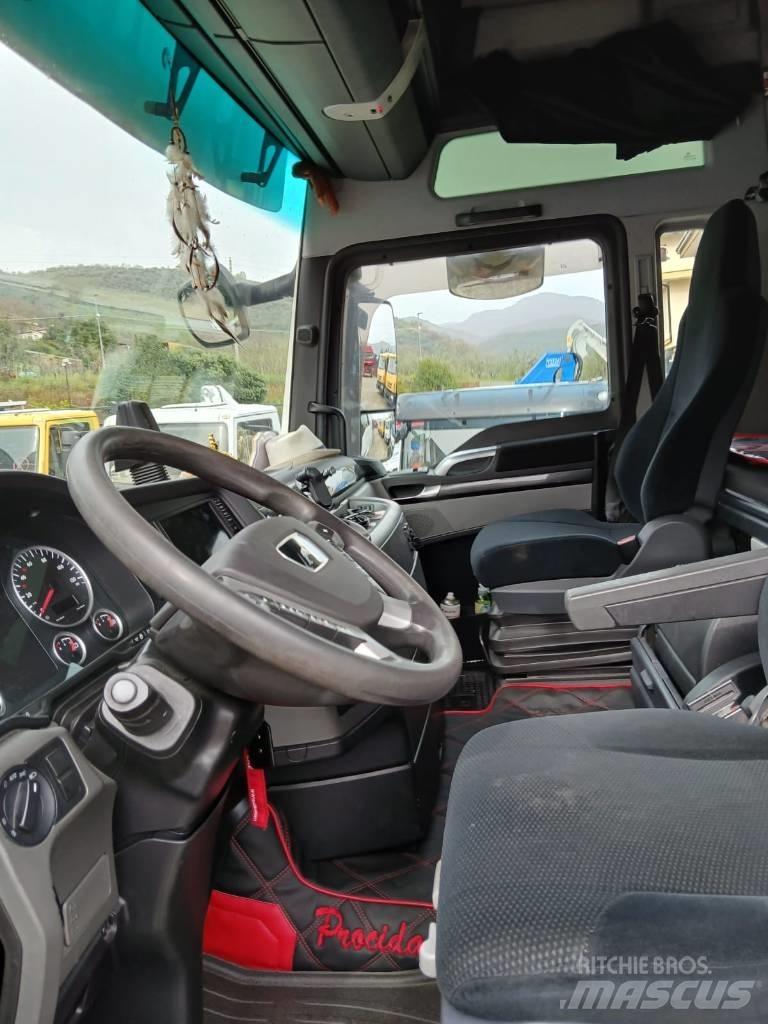 MAN TGX 26.560 Flatbed lastbiler med spil