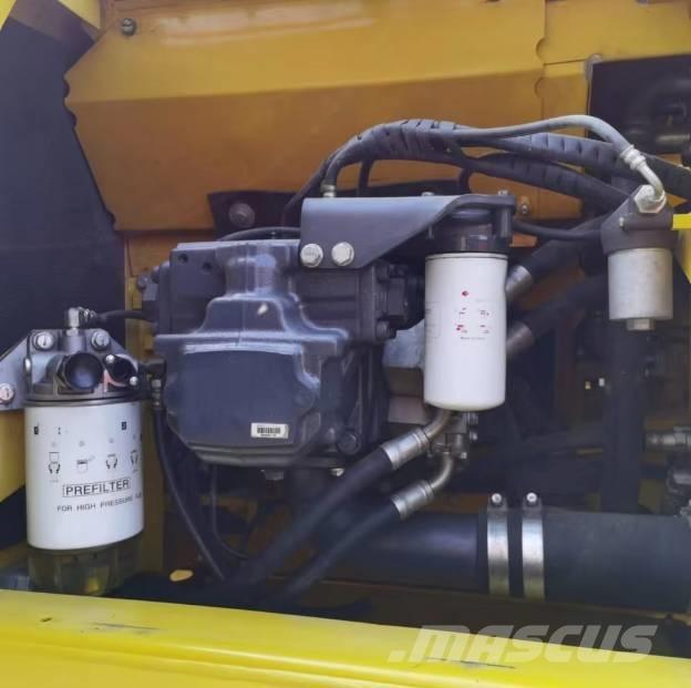Komatsu PC220-8 Gravemaskiner på larvebånd